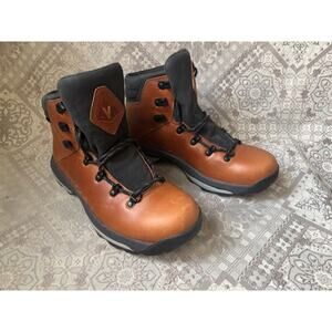Vasque St. Elias Waterproof Leather Hiking Boots Women's Size 9 New